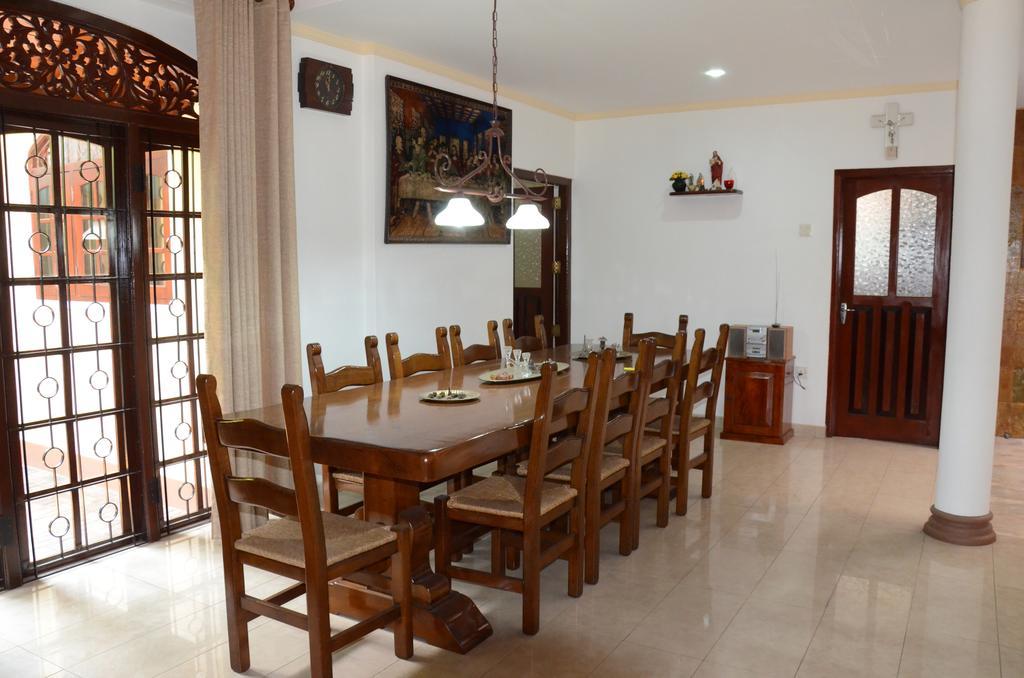 Gondolas Holiday Lanka Ragama Екстер'єр фото
