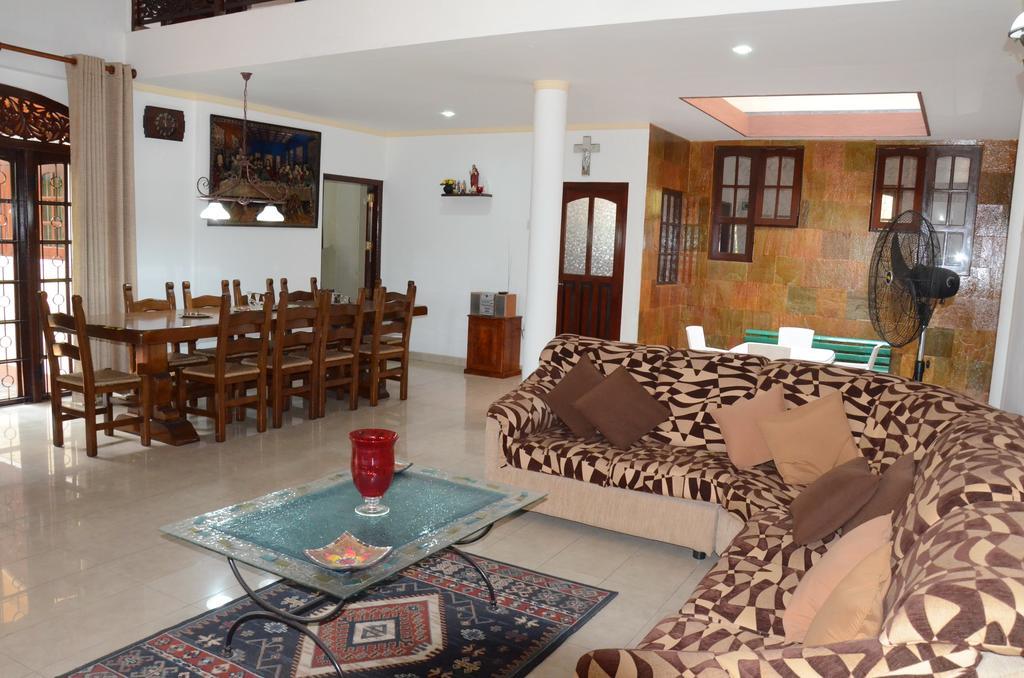 Gondolas Holiday Lanka Ragama Екстер'єр фото